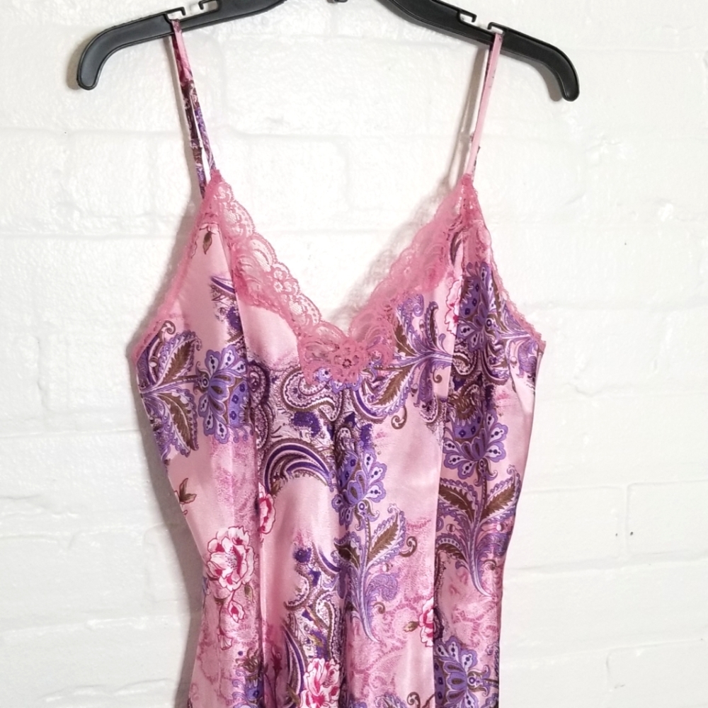 Delicates Patterned Nightie - Picture 2 of 5